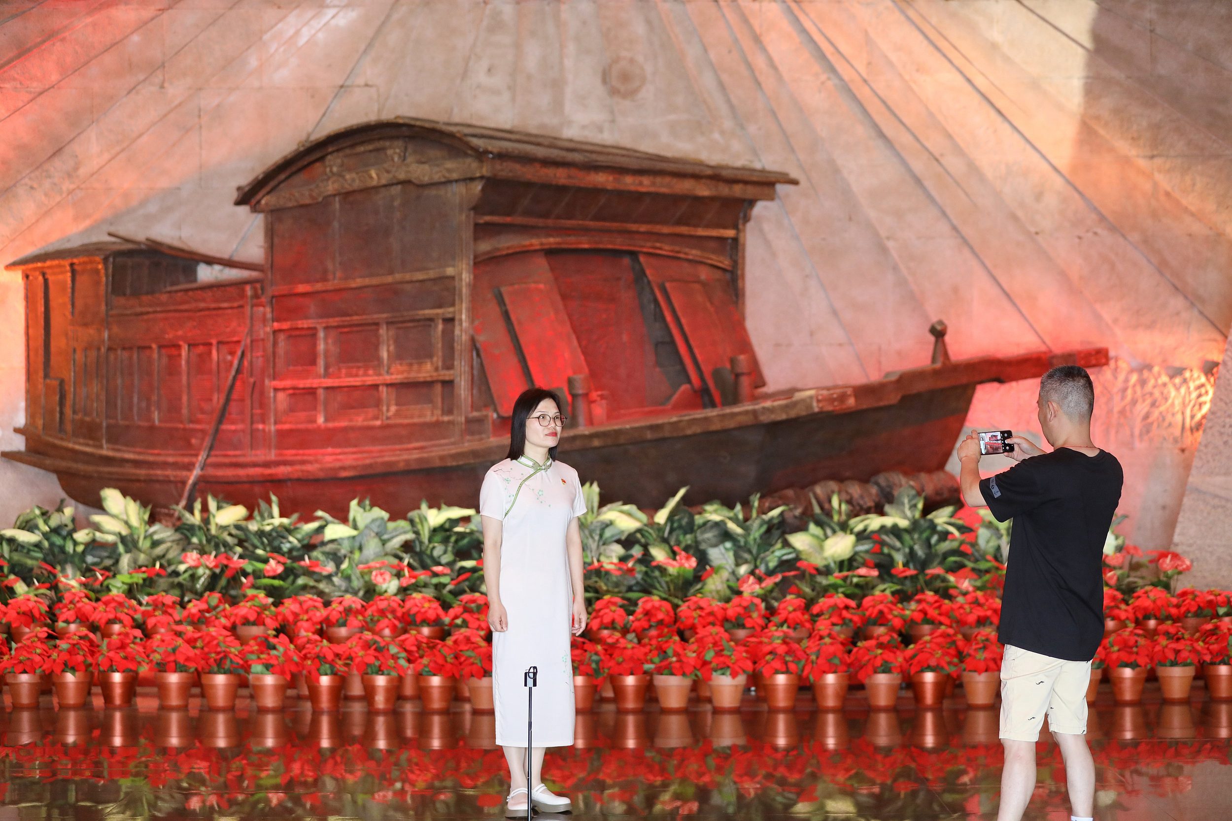 文化中国行丨向“新”而行 “七一”红色旅游别样红文化中国行丨向“新”而行 “七一”红色旅游别样红