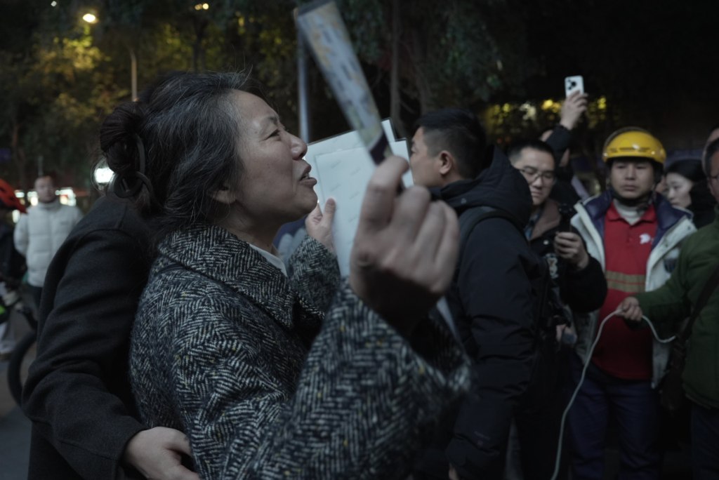 “成都27岁女子家门口遇害案”再次庭审：被告人仍否认有精神病，19日将宣判